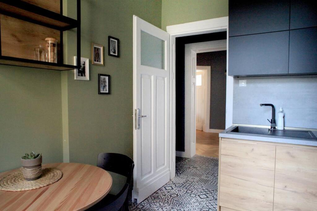 *Citadel* 2Br - City Center Софія Екстер'єр фото